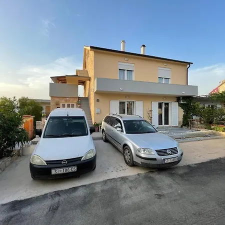 Ivo&lenda2 Apartamento *